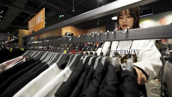 日夜不同科技感,春节潮玩创新方