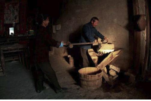 出租车司机转行卖豆腐,一年做到10个亿,小生意背后蕴含大智慧