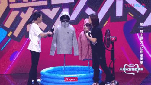 羽绒服和冲锋衣哪个更宽,羽绒服和冲锋衣哪个更适合户外