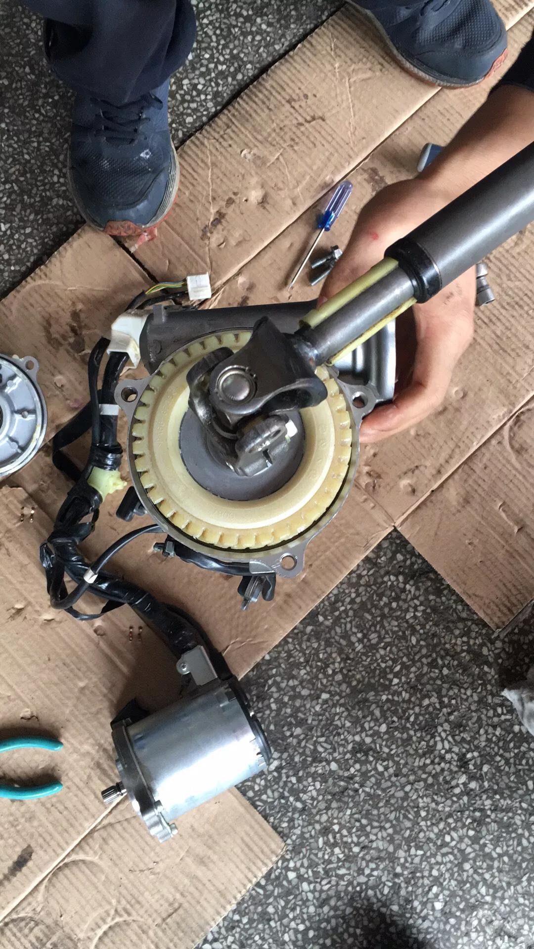 老款rav4原地打方向有异响,老款rav4方向盘很重跑偏