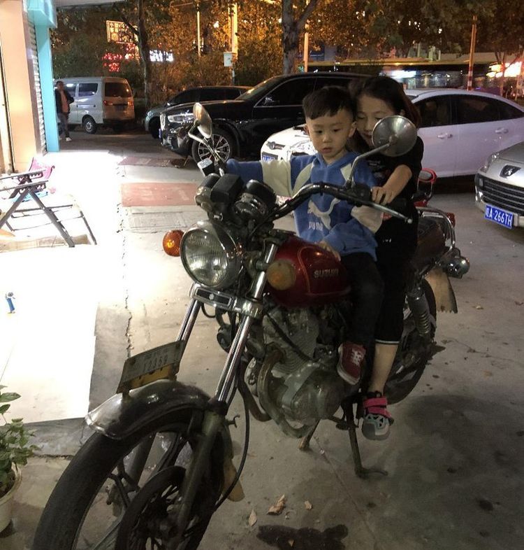 收了一台旧摩托车,收一台铃木dl250