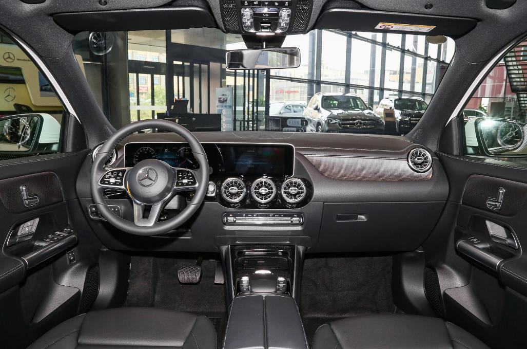 新款奔驰gla升级全景影像,奔驰gla2002022款落地价