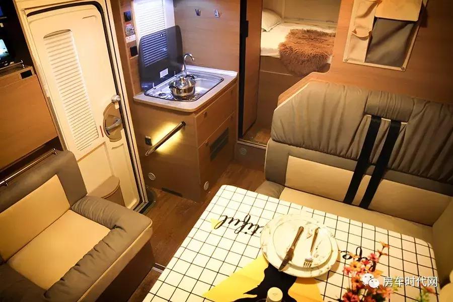 旌航依维柯欧胜c型自动挡房车,旌航最美观又适用的小额头房车