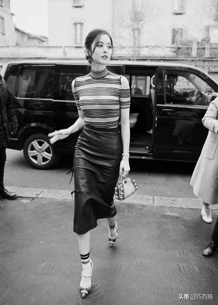 濞滄墡look鏃惰,濞滄墡look鏃跺皻