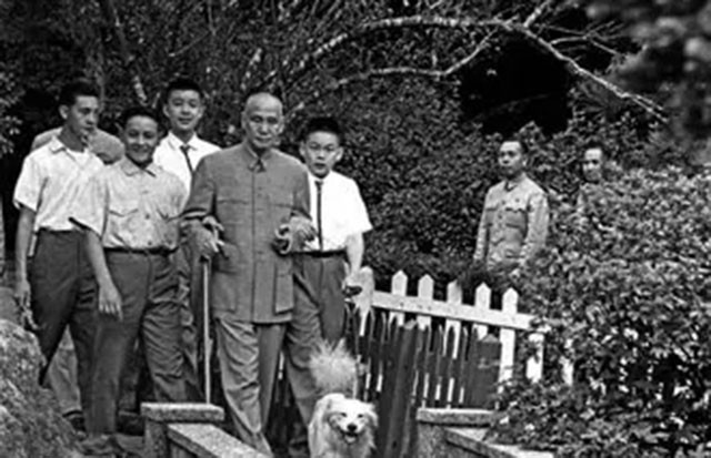 蒋介石暮年的尴尬难言：尿袋傍身，夫妻险失和，洋医加速其死亡
