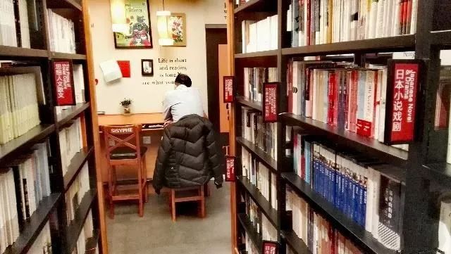 实体书店多元业态的文化购物中心,让实体书店更有生命力