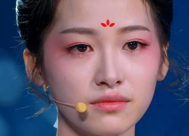 太过了？白鹿为《周生如故》结局痛哭被疑炒作，助理的话为其证明