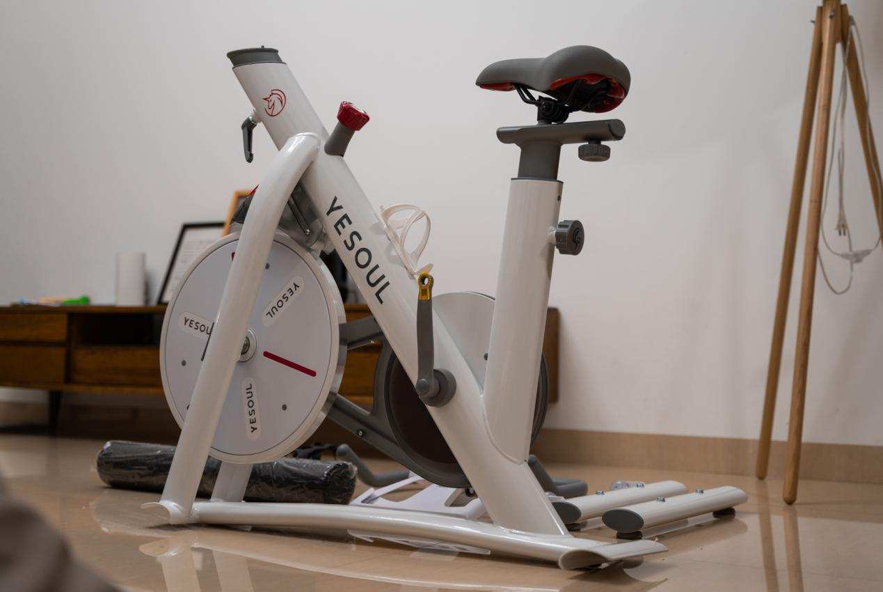 解锁宅家运动的更多乐趣:野小兽动感单车S1体验