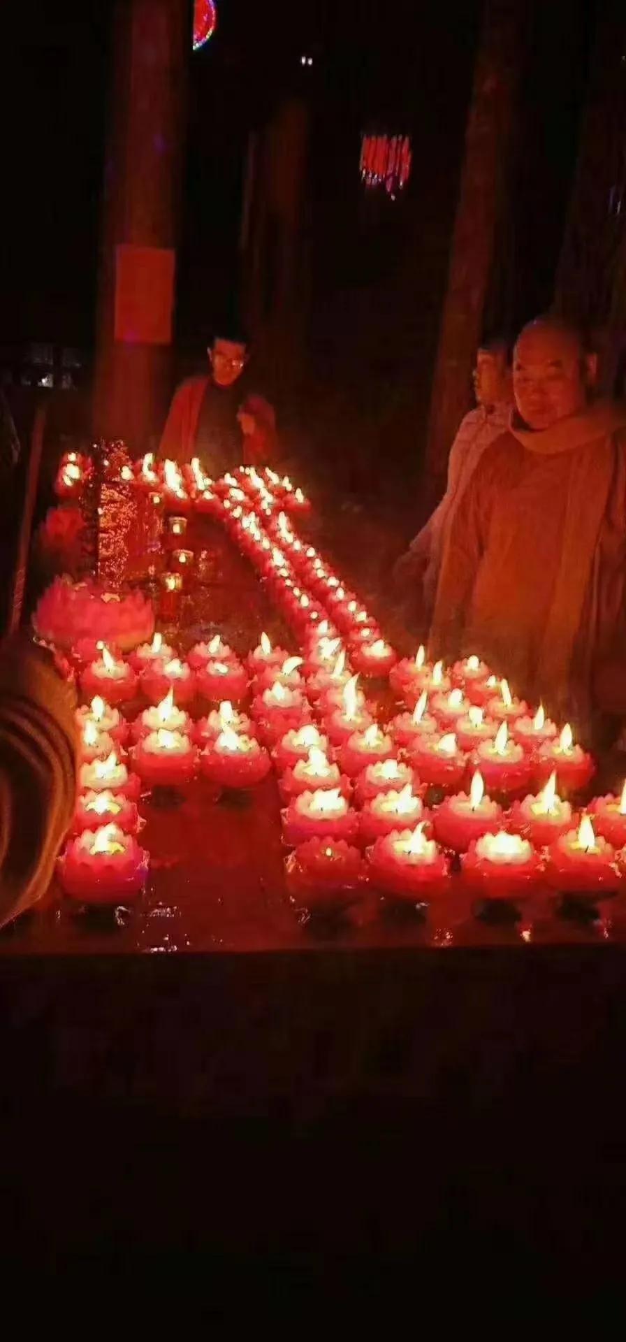 大姨去世悼念语简短,悼念去世的大姨怎么写