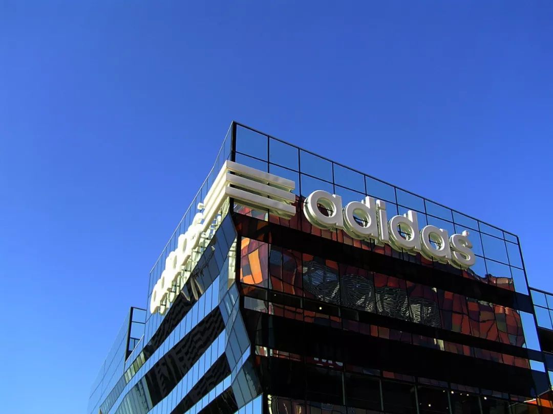 年轻人为什么买鞋,为什么年轻人买鞋疯狂