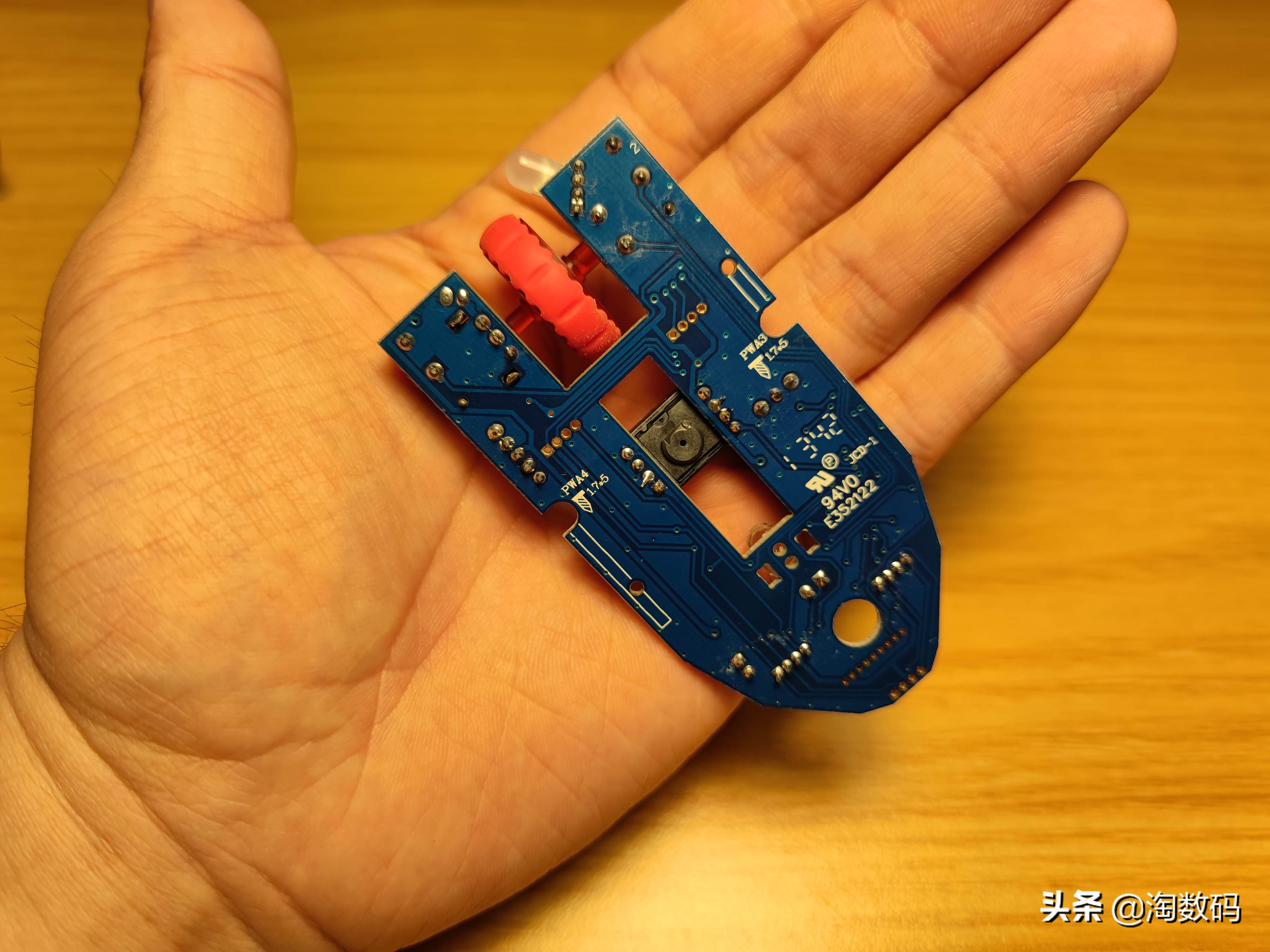 ¥9.9原封库存洋垃圾:AULA暗黑魔羯游戏鼠标开箱+拆解+除胶晒单