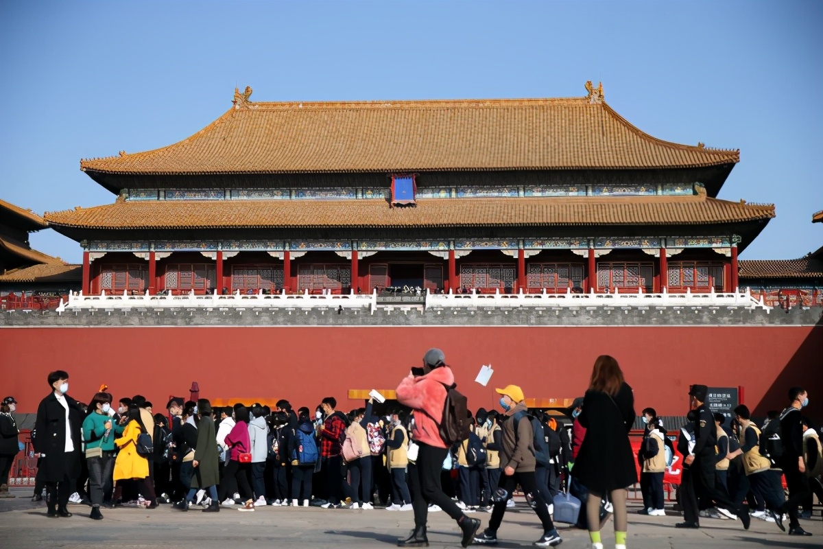 “嘉宾票”炒到一千八，“进宫难”该怎么破？