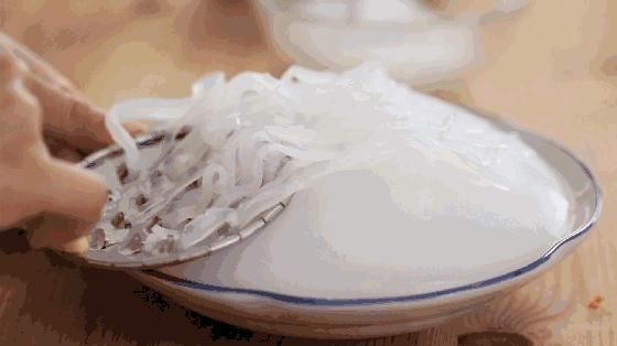 中国人吃凉皮,你知道中国人吃过什么么