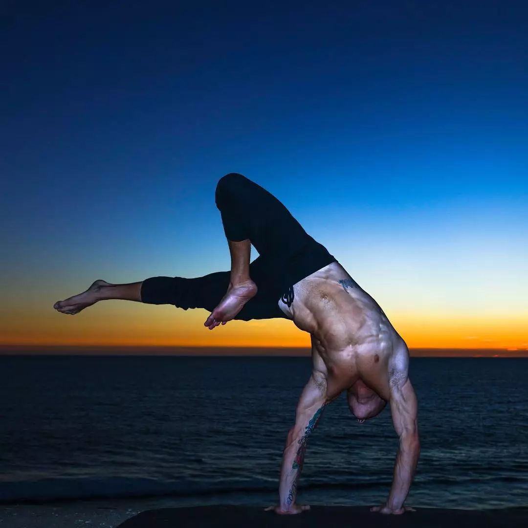 50-60岁男士练瑜伽,男士练瑜伽的好处有哪些