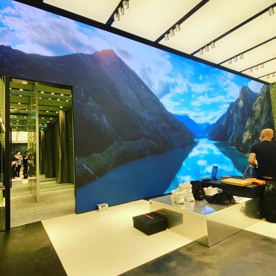 prada粉色改造,prada店铺设计可以给品牌带来什么