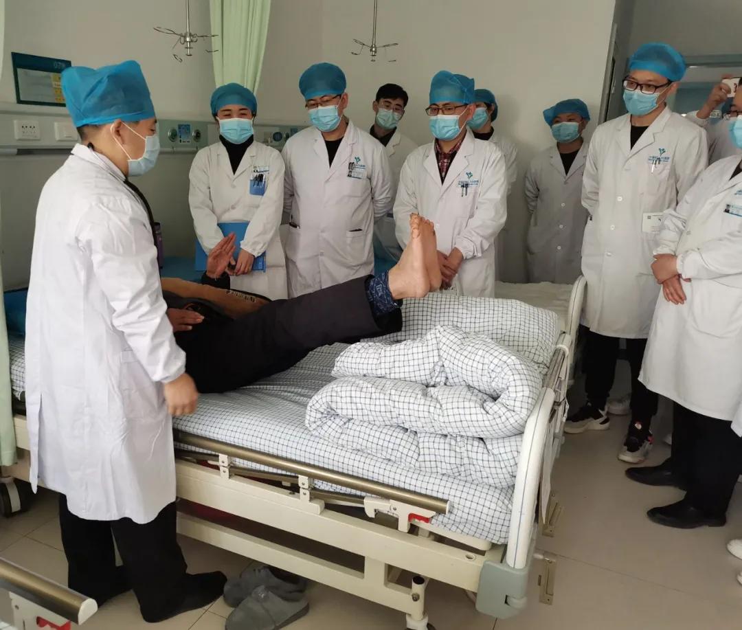 带教查房给年轻医师带来新感悟:纸上得来终觉浅,绝知此事要躬行