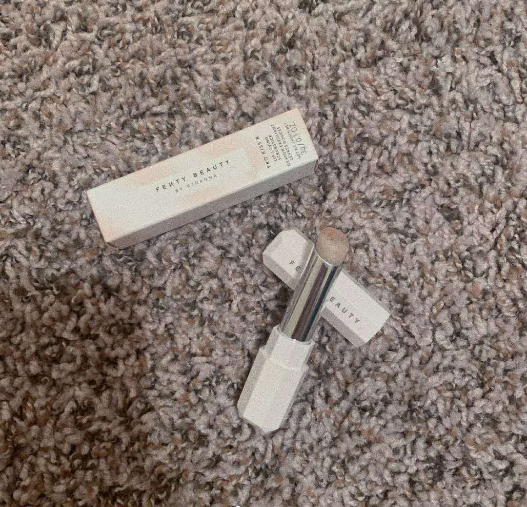 又贵又不好看的口红,口红推荐涂上非常滋润非常光滑