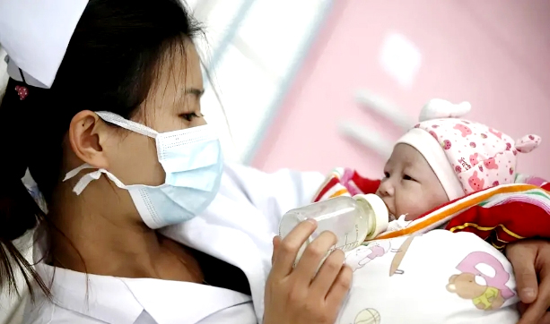 6个月新生儿如何照顾,新生儿怎么喂才是正确