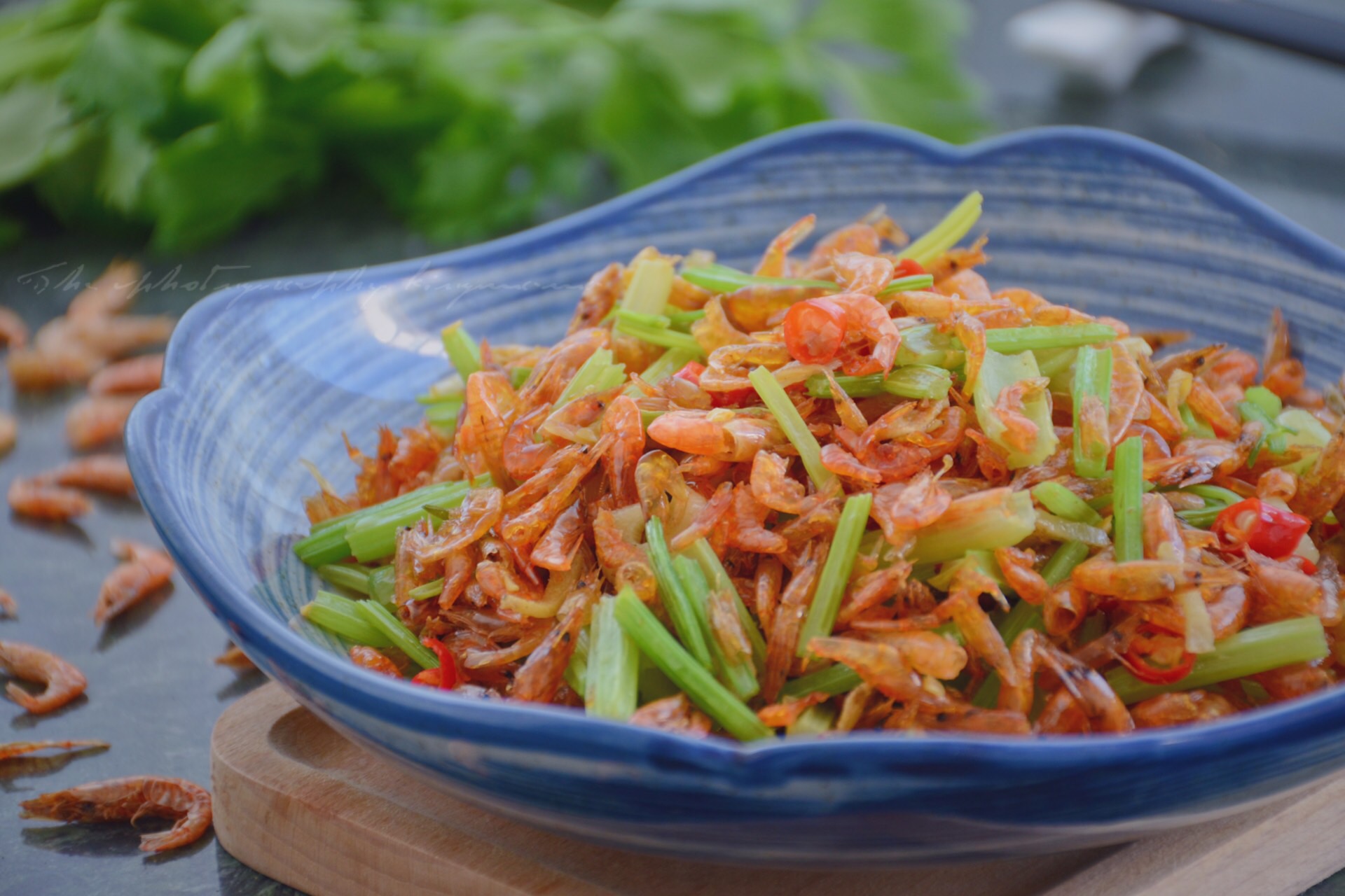 朋友寄过来的皮皮虾,河虾跟芹菜怎样做才好吃