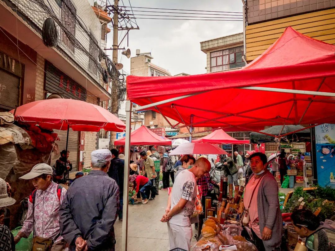 每逢周天,昆明人都喜欢来这里赶街!你去过吗?