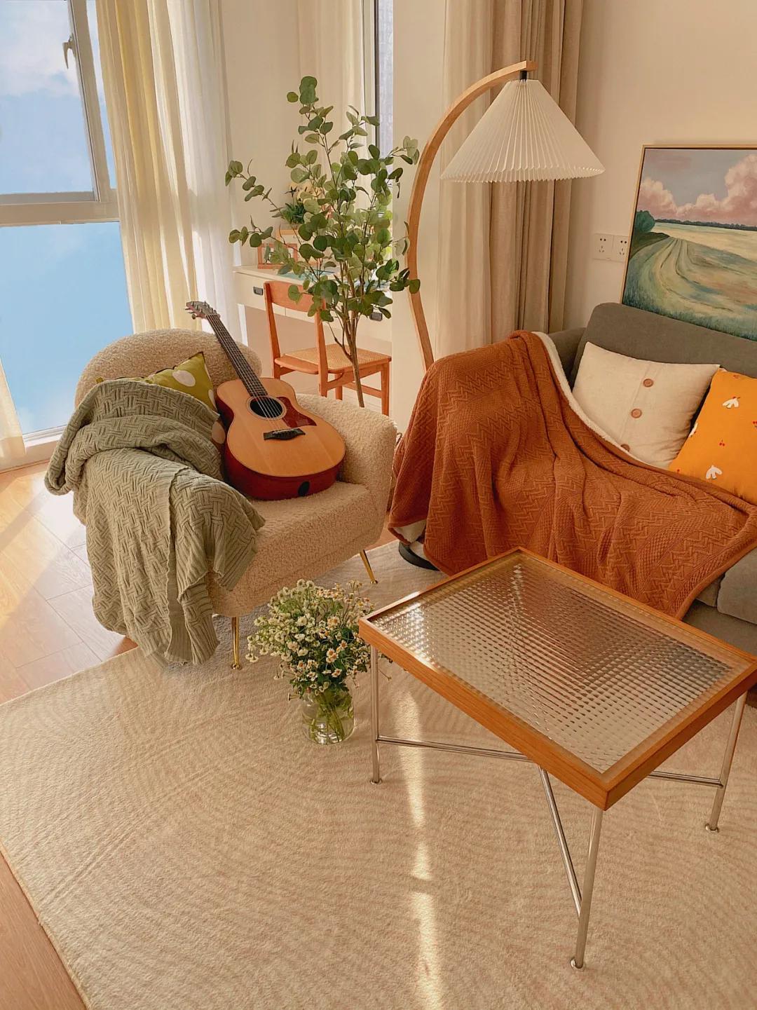 又一独居女孩爆红！买下60m²二手房，仅花4.5W装成全能“大胃王”