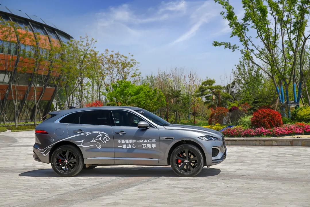 23款捷豹f-pace英伦绿,捷豹f-pace英伦红