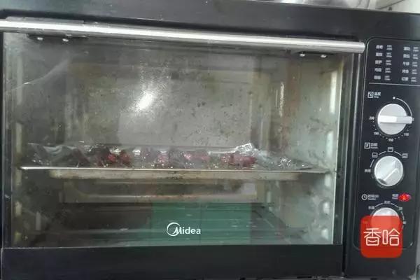 爱吃烤肉的快收藏,教你在家做,味香肉嫩,吃起来特别解馋