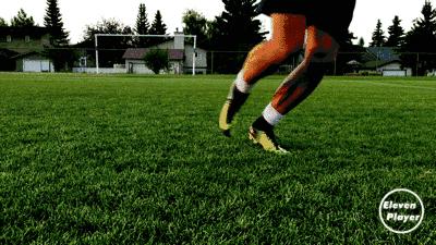 简单又实用的过人技巧足球,足球过人技巧空中摆动腿