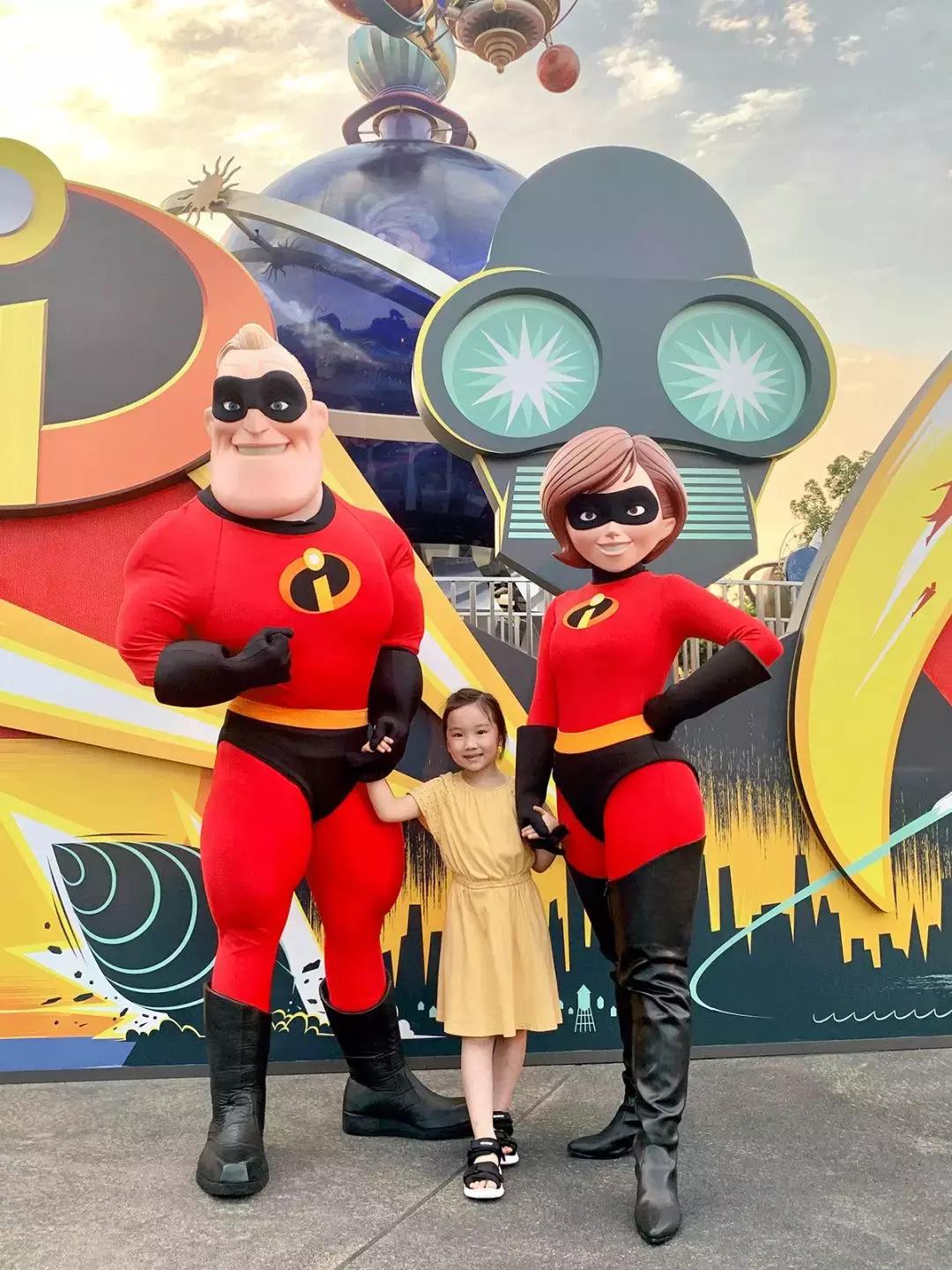 让全家人流连忘返的香港迪士尼，到底有什么魔力？