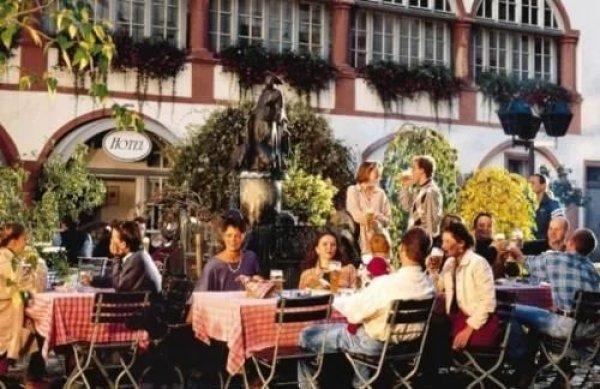 一眼看穿德国人的“穷精致”！0消费8年才能在柏林长居，