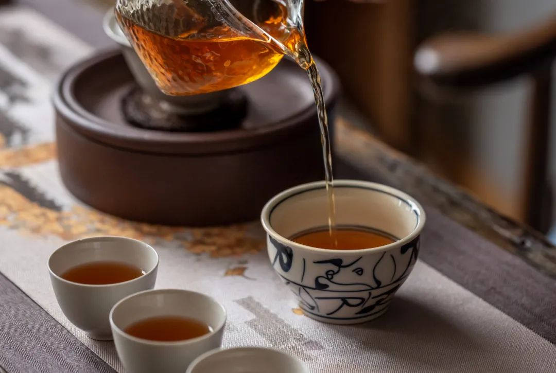 釉下手绘山水主人杯,青花釉下心经杯