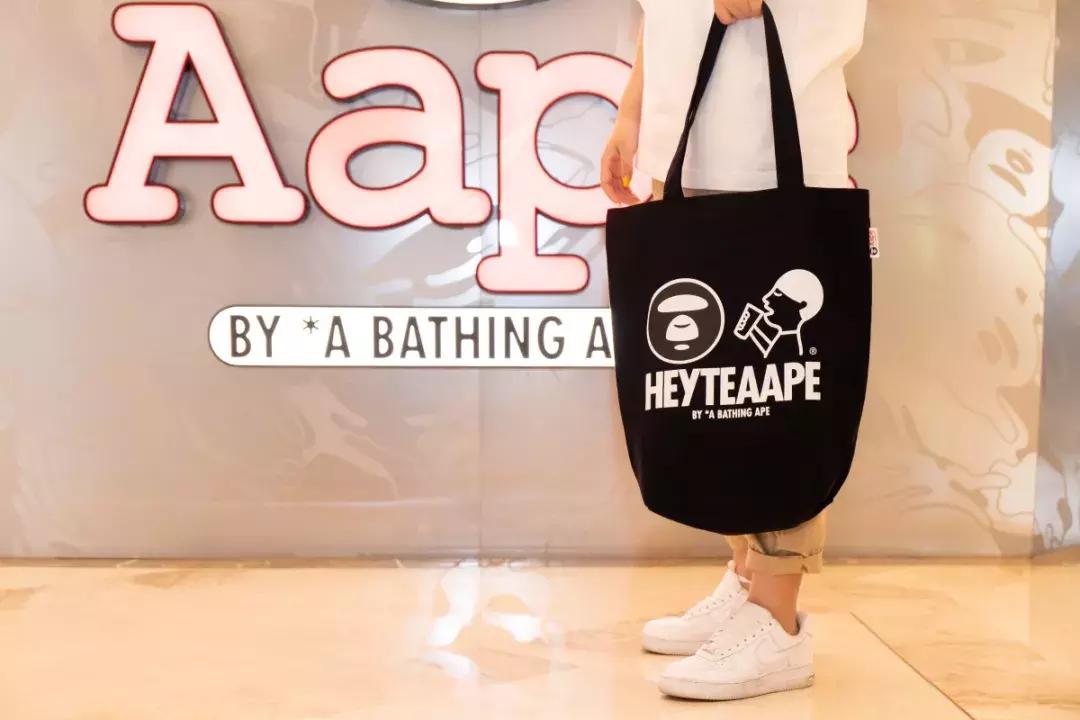 喜茶黑色系列 (喜茶限定蓝紫星空)