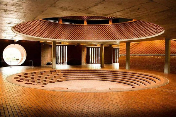 越来越多的人不买1.8米的床,为什么没人直接用水泥做床