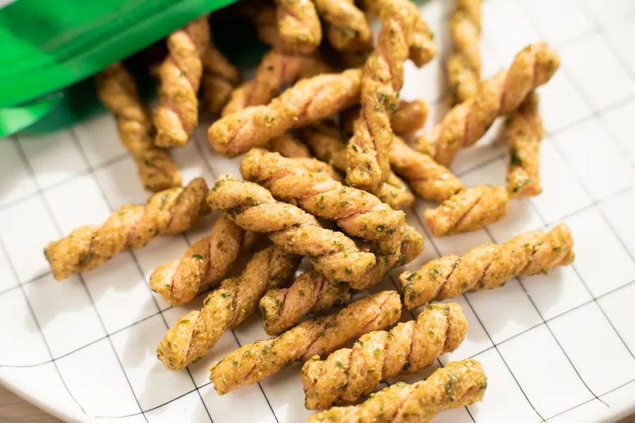 被薇娅直播间榨干零食预算后,写出了这篇测评报告(上)