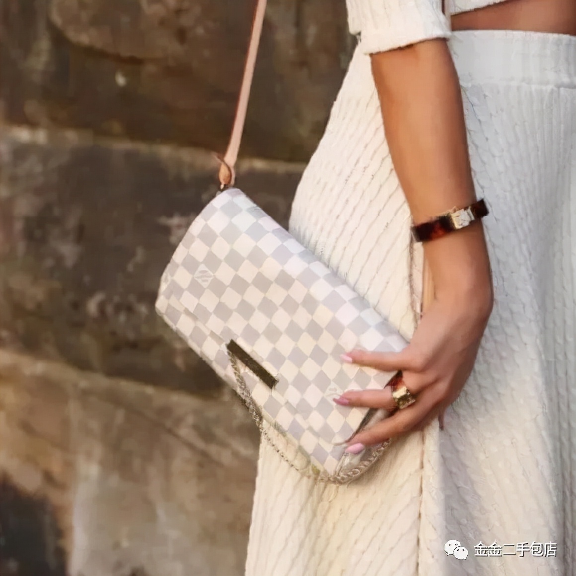 lv包包棋盘格什么色好看,lv最好看的百搭包包