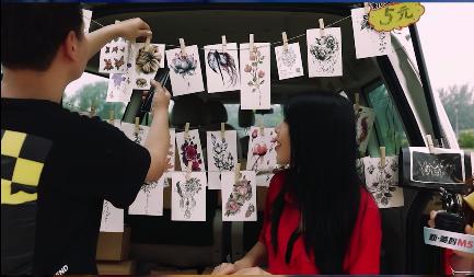 地摊致富秘籍截图,女老板卖菜生意好的秘诀