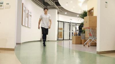 穿袜子走几步路就掉怎么处理,走路袜子总往鞋里脱小妙招