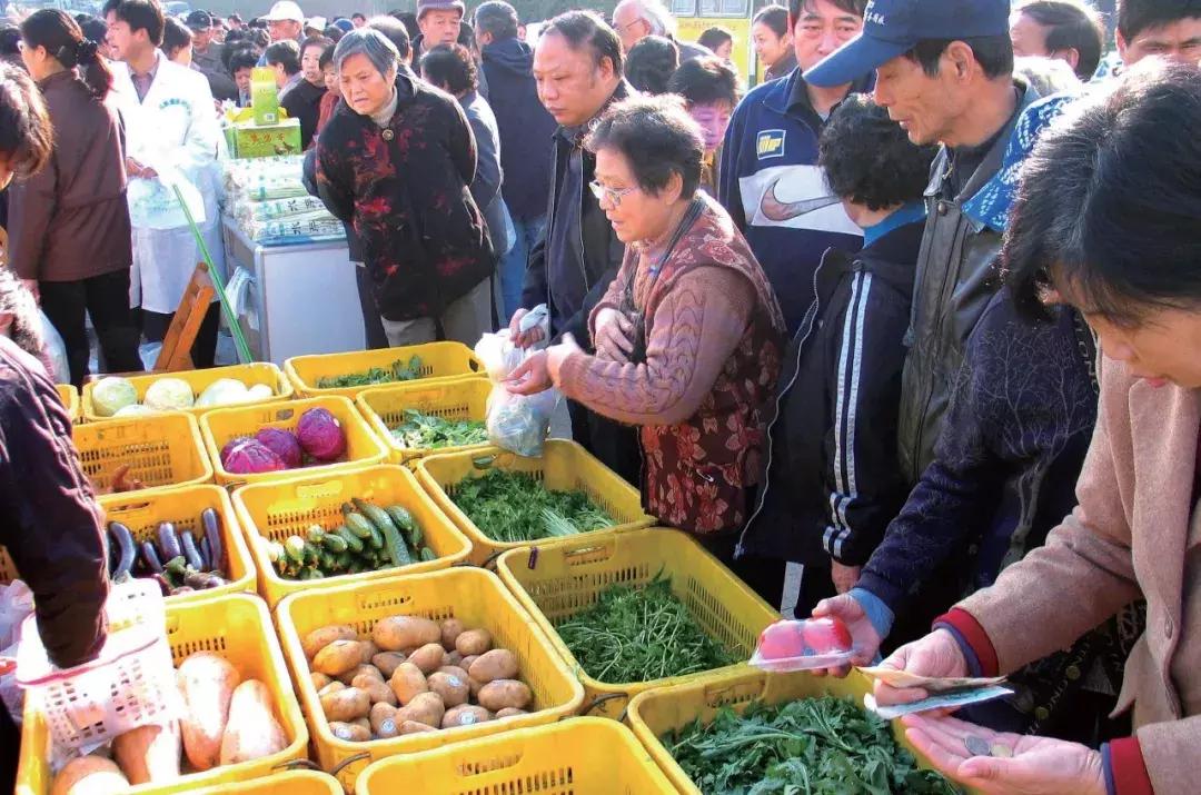 70张照片合集视频,70年衣食住行对比图