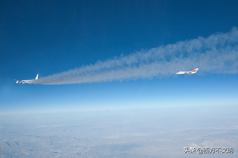 飞机空中放油全过程,油到处飞是什么原因