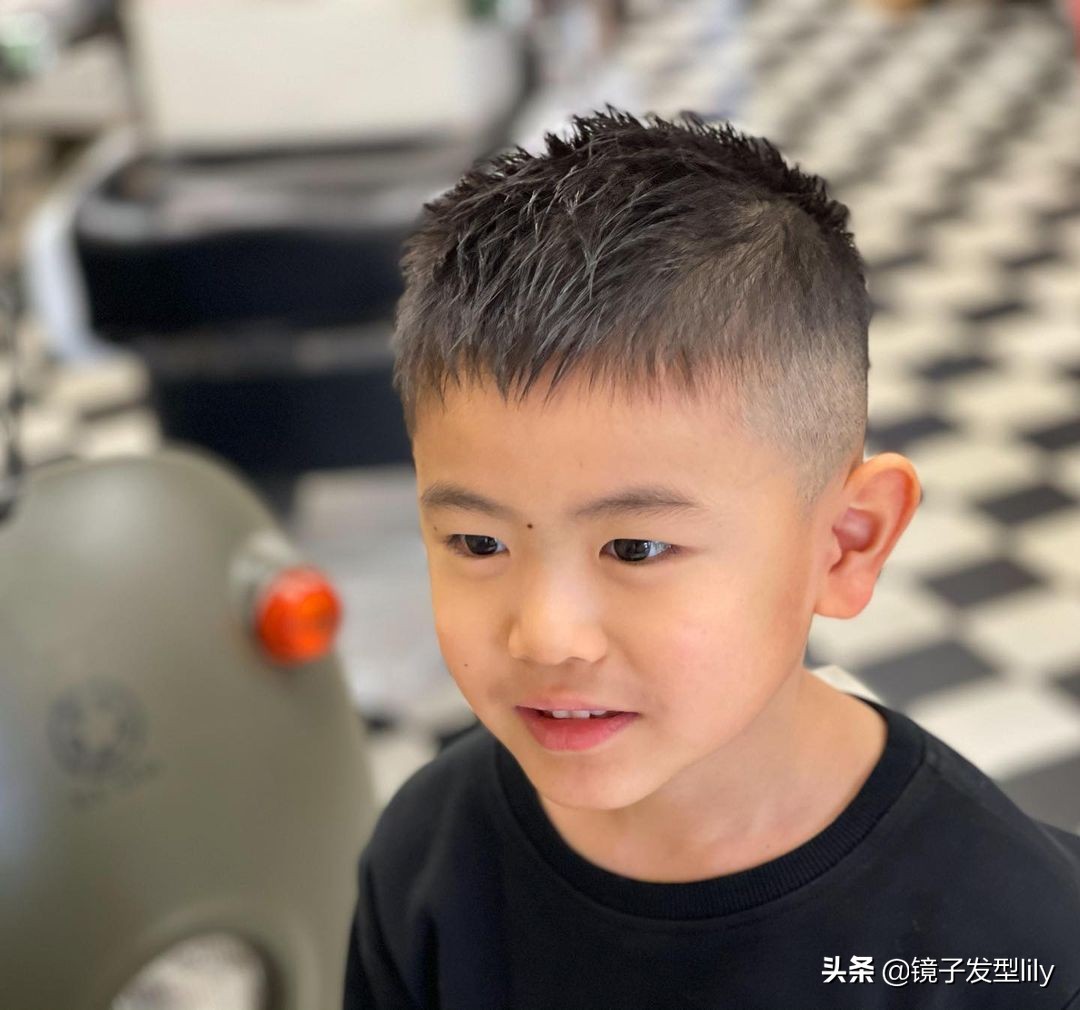 小男孩帅气发型图片大全2020,小男孩帅气发型2020流行图片
