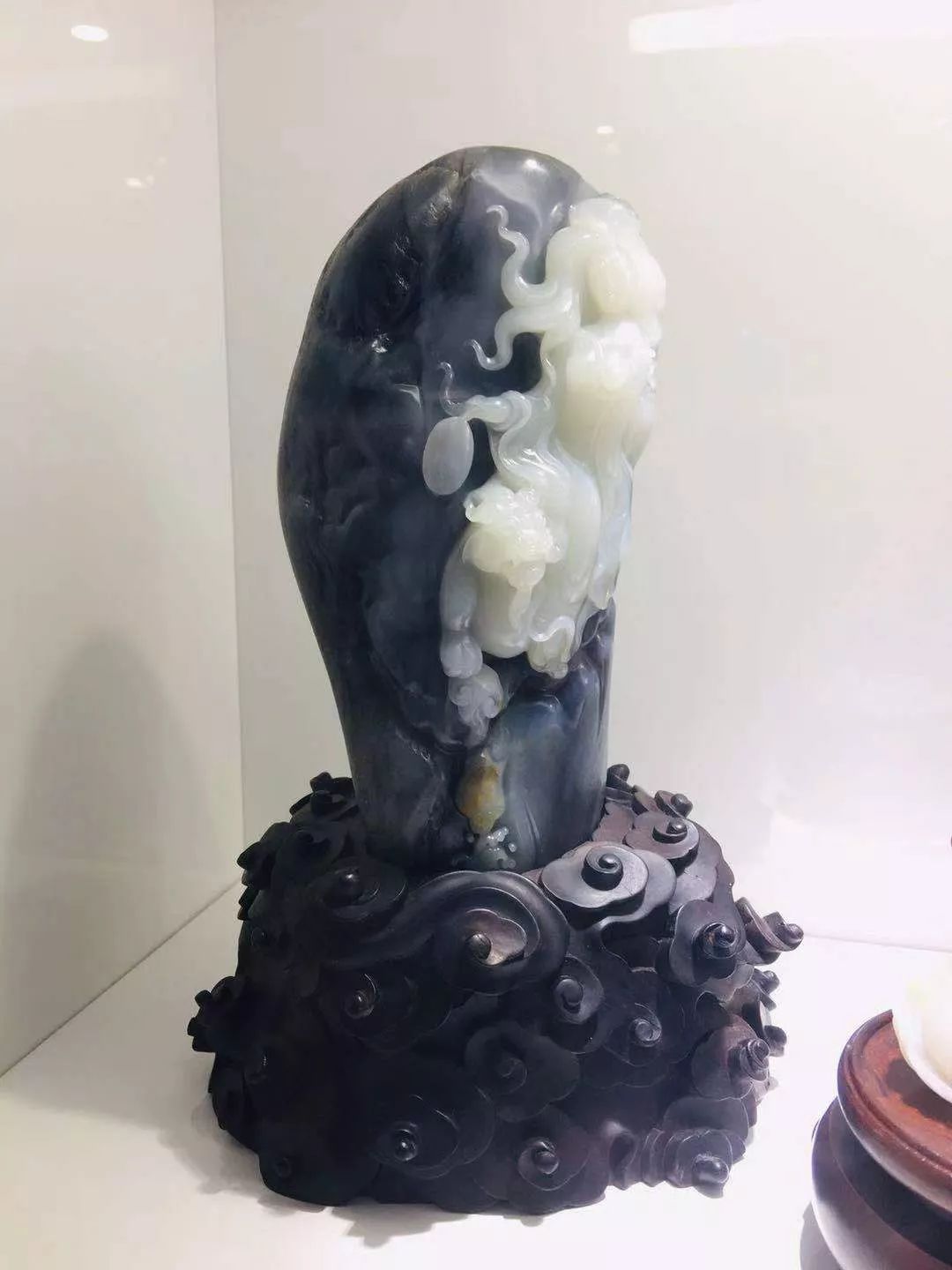 把玩和田玉和玻璃的区别,把玩和田玉生肖