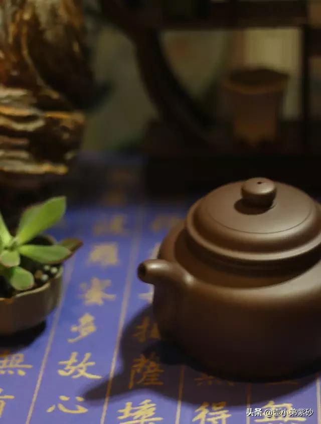 紫砂壶按住气孔不出水什么原理,紫砂壶出水不畅怎么办