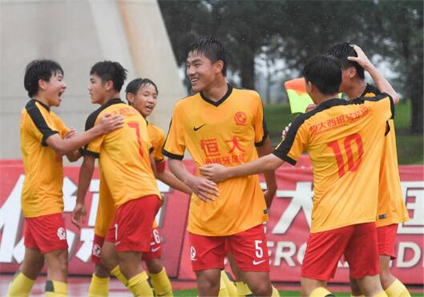 高规格高起点搭建赛事平台 恒大足校招生广纳明日之星