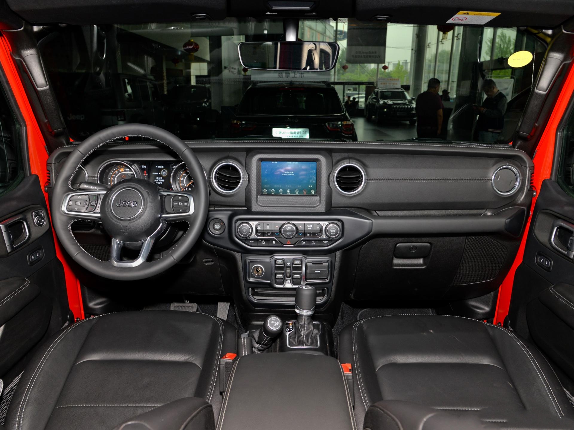 牧马人撒哈拉和卢比肯区别黑色,牧马人卢比肯和撒哈拉哪个更舒服