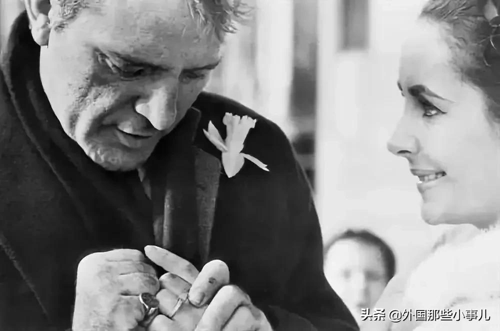 伊丽莎白·泰勒传奇一生,伊丽莎白泰勒一生八段婚姻