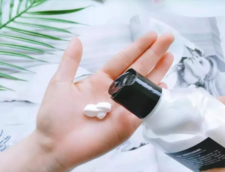 女人护肤不可缺少,什么护肤品适合30岁左右用