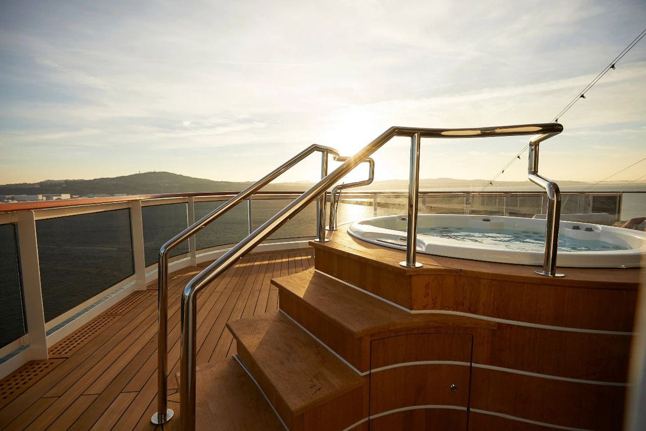 今年奢华邮轮圈的杰作，还得从一张价值140万的床垫说起…