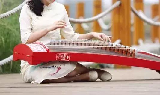 怎么选一把一步到位的古筝,如何选择古筝