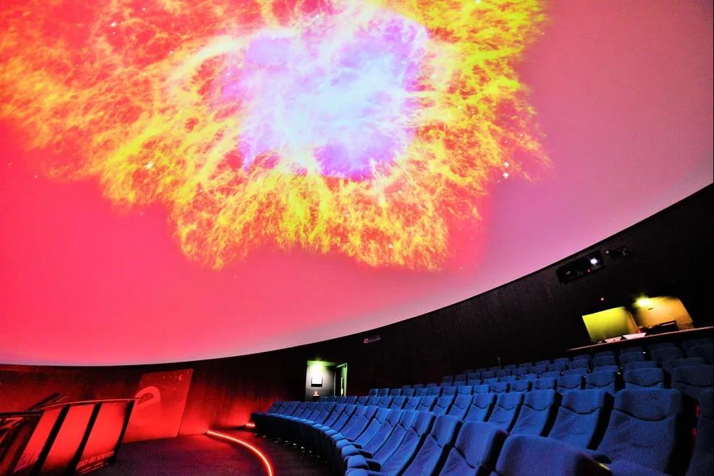 沉浸式视听奇乐：飞行球幕影院带你穿越到哆啦A梦的的世界