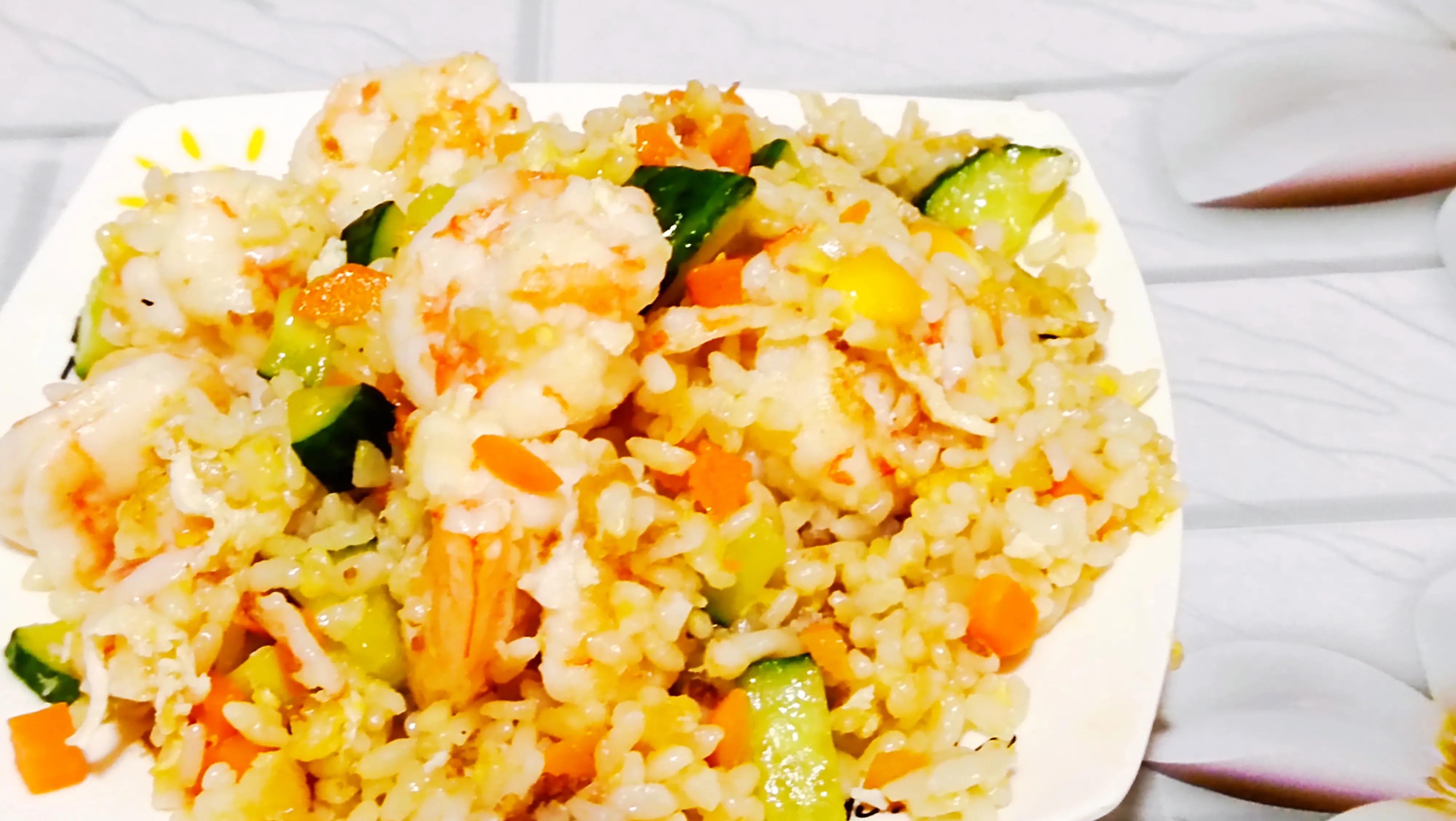 炒米饭怎么做才好吃简单的,炒米饭最简单好吃的做法